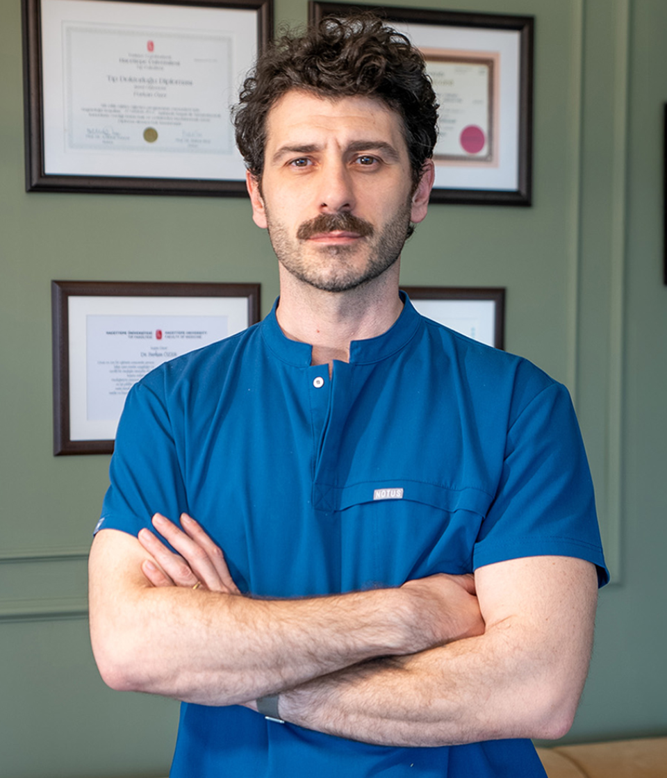 Op. Dr. Furkan Özer İstanbul rinoplasti ve yüz estetiği cerrahı